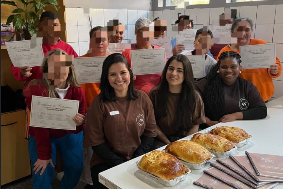 Trabalho do Le Pain de la Vie no Instituto Penal Feminino de Porto Alegre